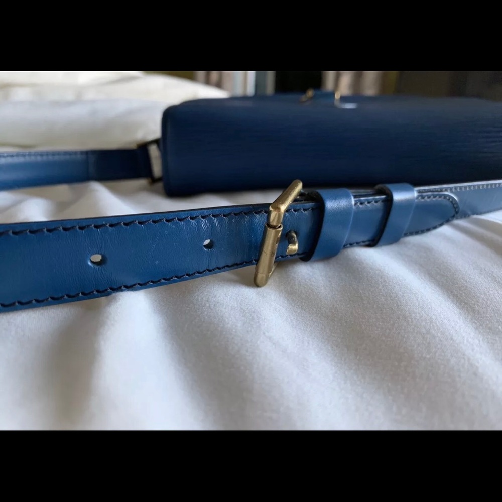 Authentic Louis Vuitton - Picture 6 of 8
